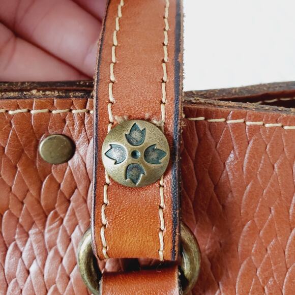 Patricia Nash Benvenuto Heritage Tote Tan Leather Shoulder Bag Turn Lock Closure - Picture 10 of 16